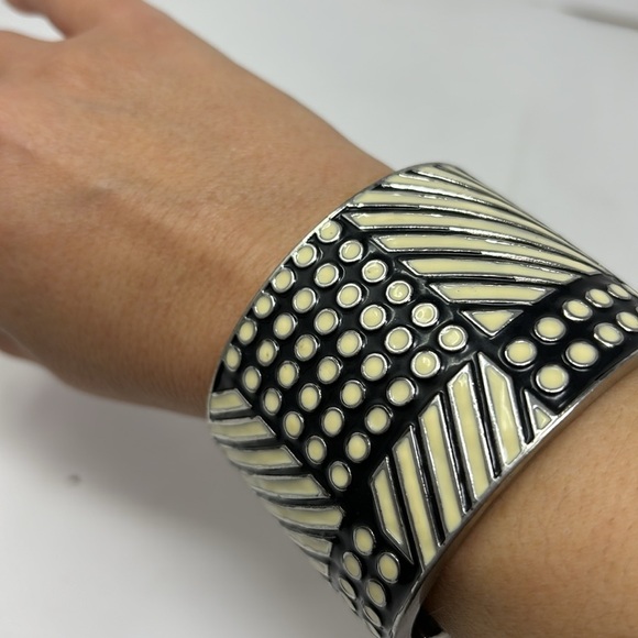 BR Banana Republic Cuff Bracelet 50mm wide Modern wide cuff enamel - Picture 8 of 8